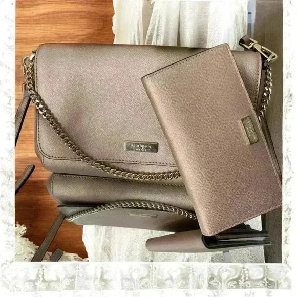 Kate Spade Crossbody w/Wallet - Picture 1 of 10